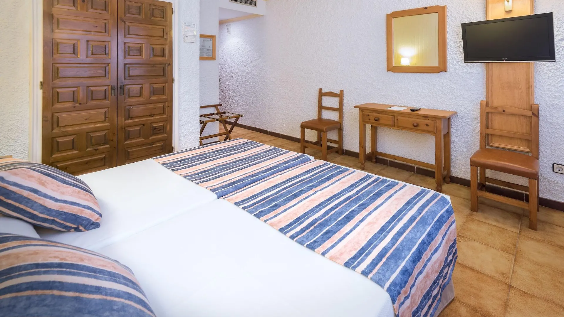 Hotel Ght Neptuno-Tossa & Venus Spa توسا ذي مار 3*,  إسبانيا